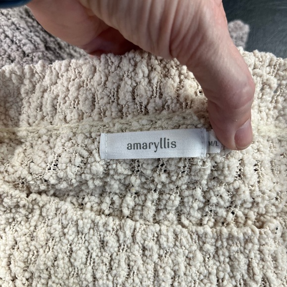 Amaryllis sweater 28” p2p - Picture 6 of 8